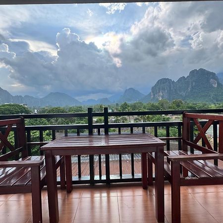 Vang Vieng Backpackers Hostel Dış mekan fotoğraf
