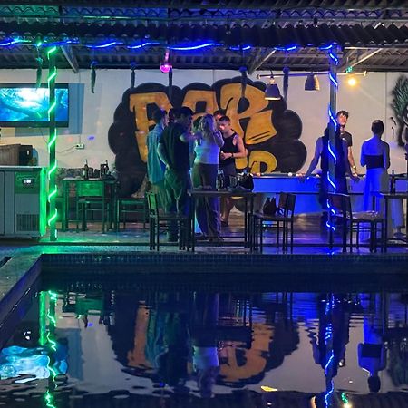 Vang Vieng Backpackers Hostel Dış mekan fotoğraf