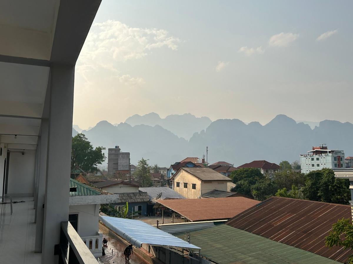 Vang Vieng Backpackers Hostel Dış mekan fotoğraf