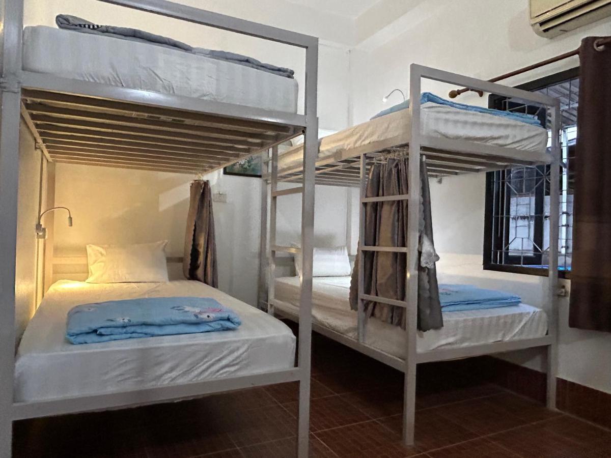Vang Vieng Backpackers Hostel Dış mekan fotoğraf