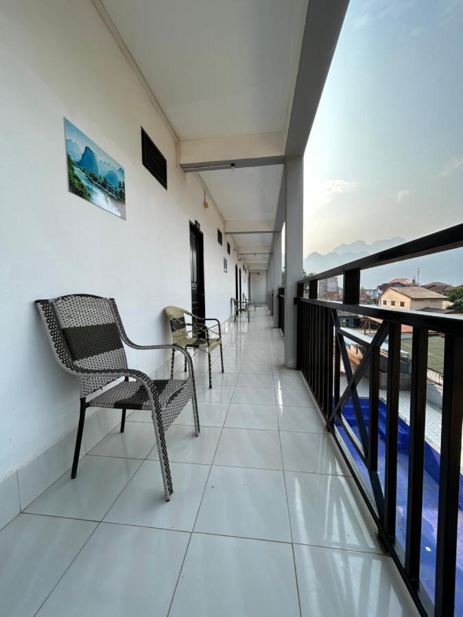 Vang Vieng Backpackers Hostel Dış mekan fotoğraf