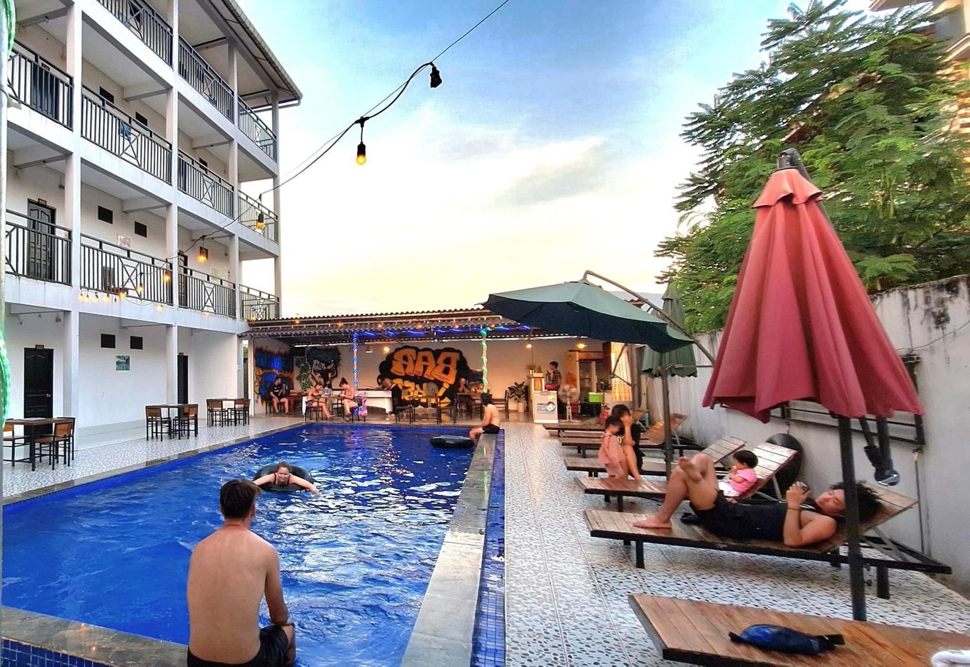 Vang Vieng Backpackers Hostel Dış mekan fotoğraf