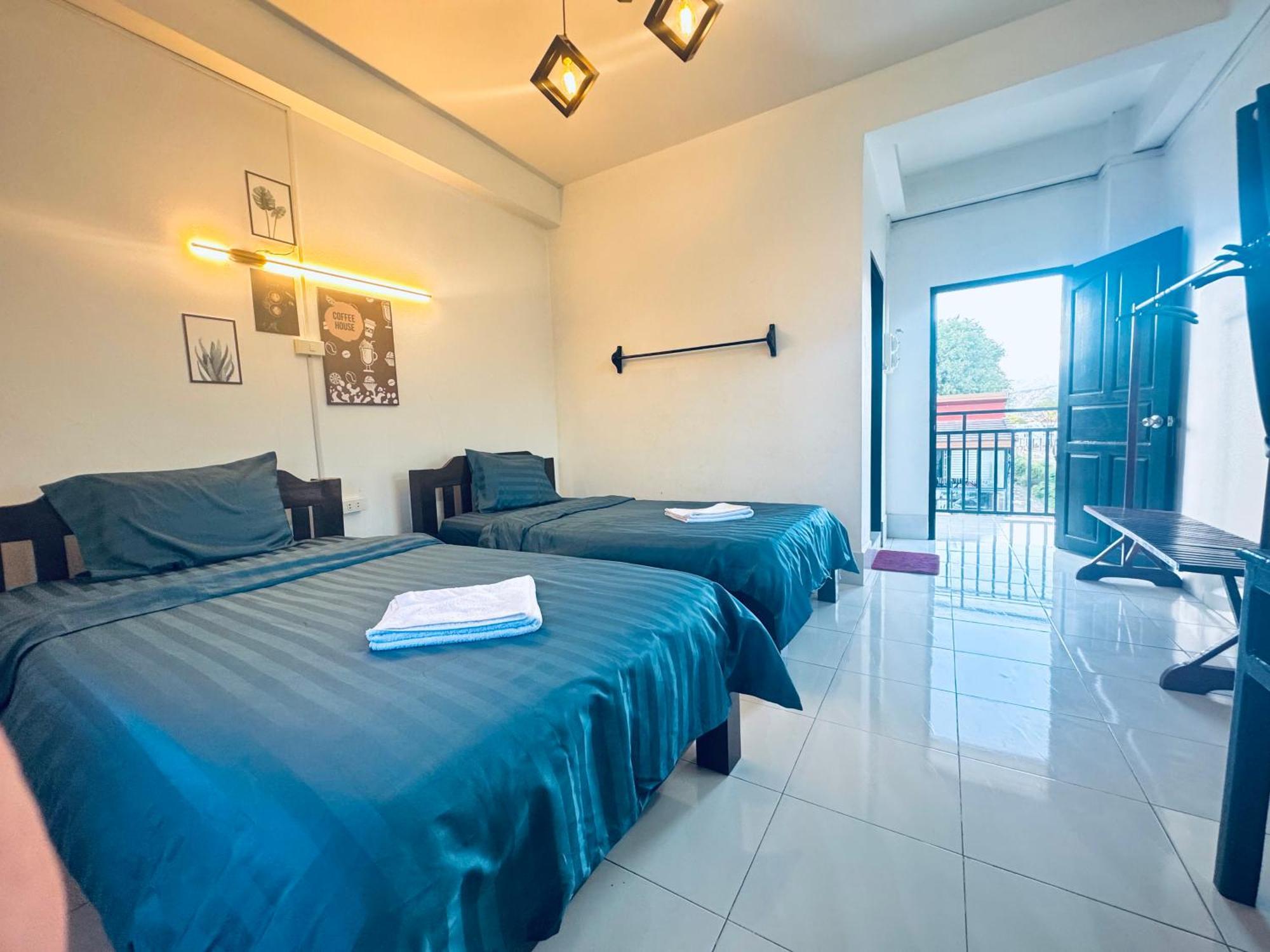 Vang Vieng Backpackers Hostel Dış mekan fotoğraf