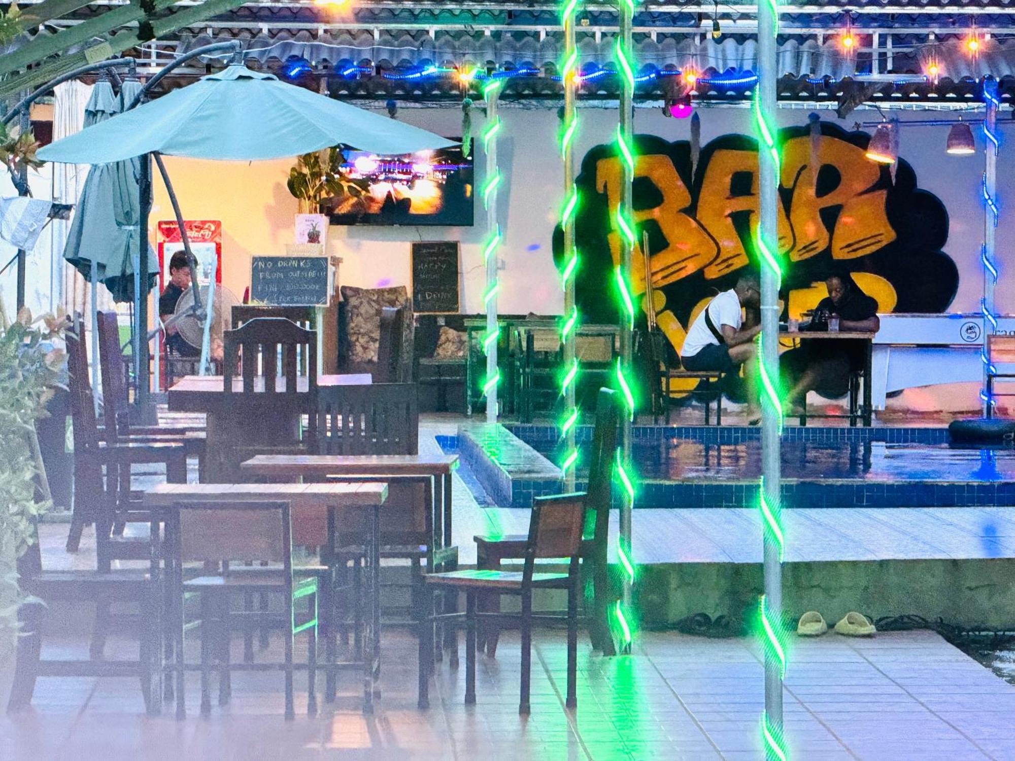 Vang Vieng Backpackers Hostel Dış mekan fotoğraf