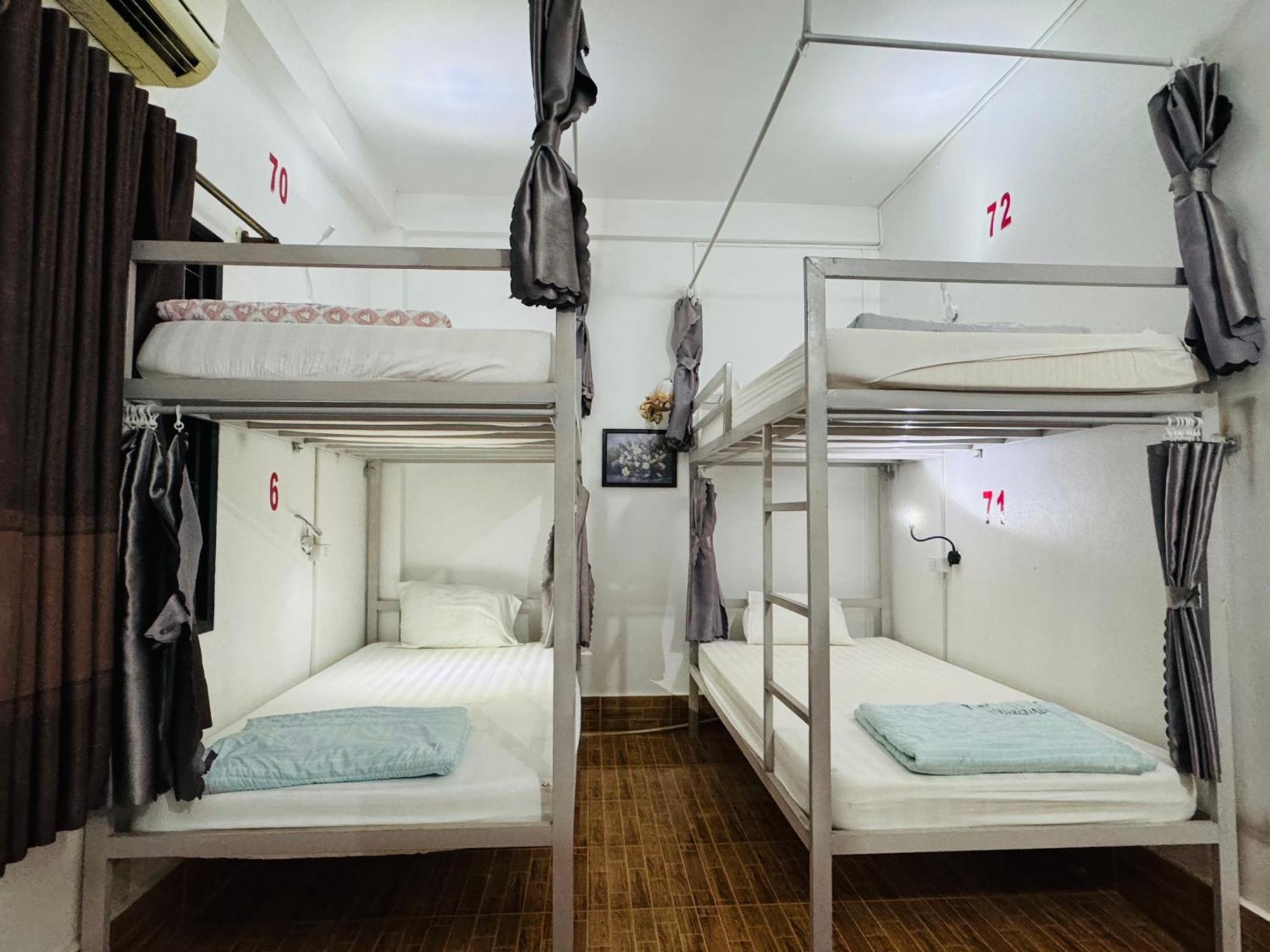 Vang Vieng Backpackers Hostel Dış mekan fotoğraf