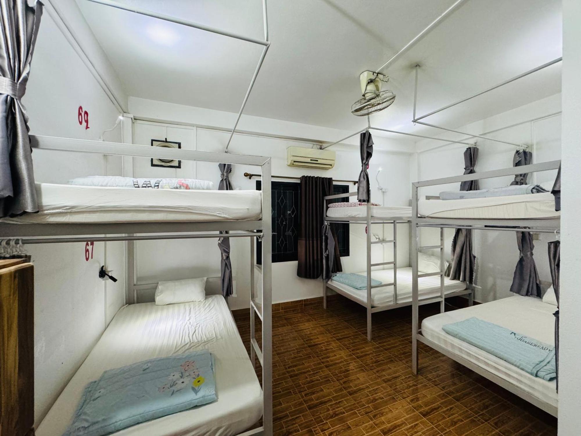 Vang Vieng Backpackers Hostel Dış mekan fotoğraf