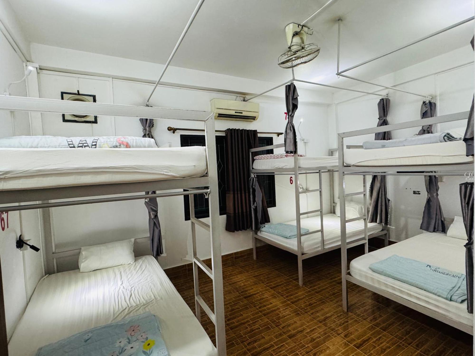 Vang Vieng Backpackers Hostel Dış mekan fotoğraf