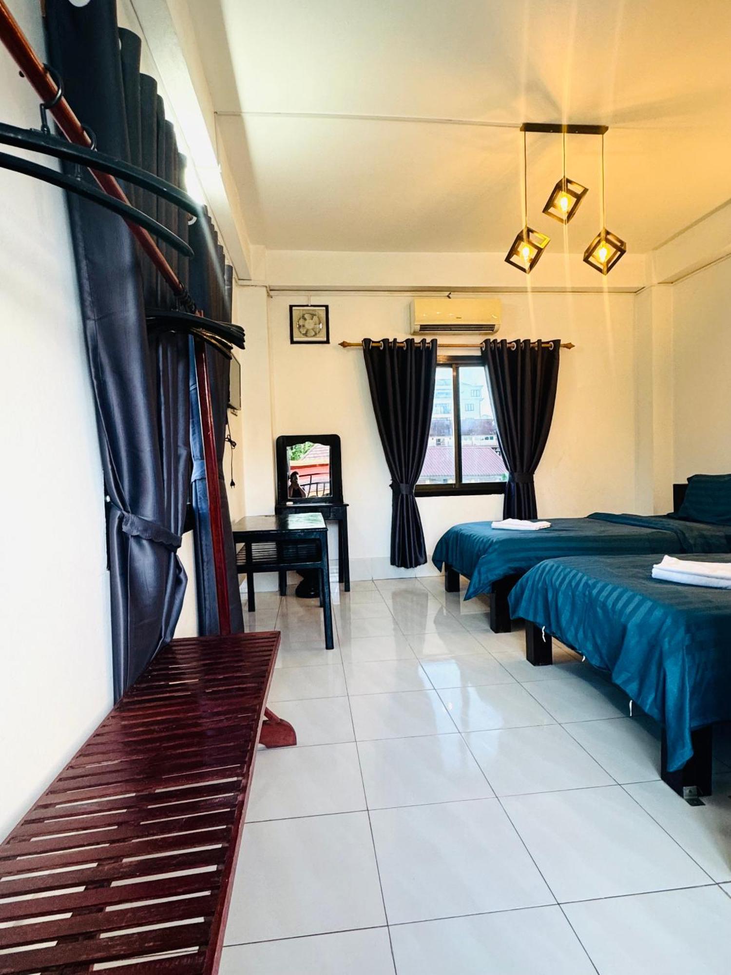 Vang Vieng Backpackers Hostel Dış mekan fotoğraf