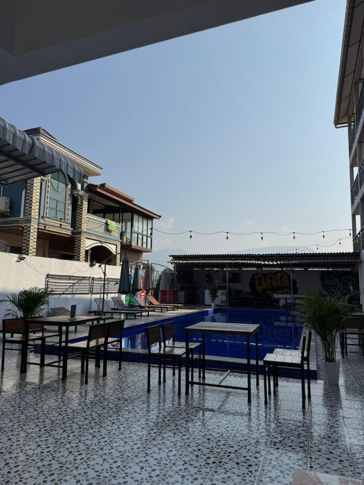 Vang Vieng Backpackers Hostel Dış mekan fotoğraf