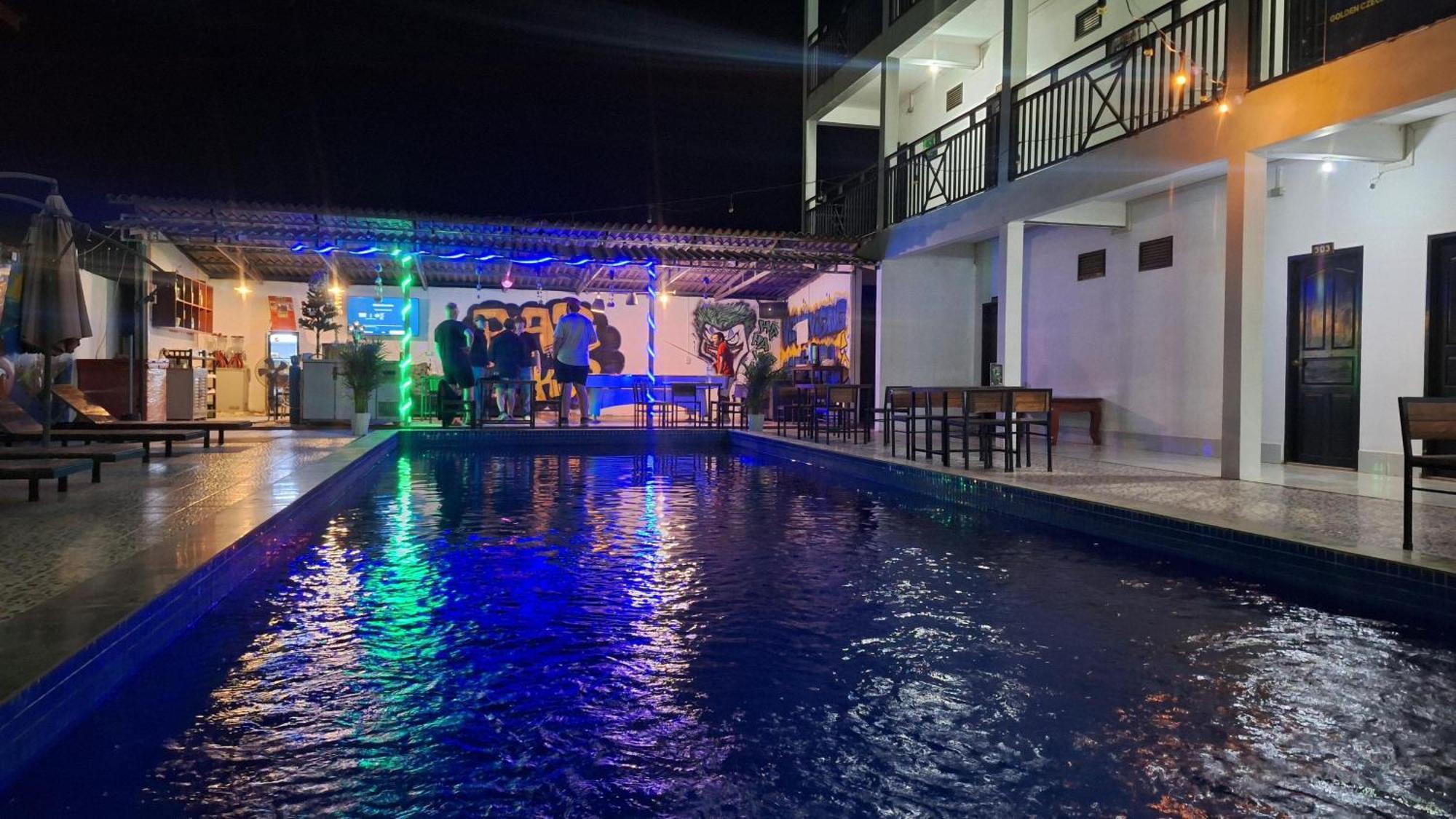 Vang Vieng Backpackers Hostel Dış mekan fotoğraf