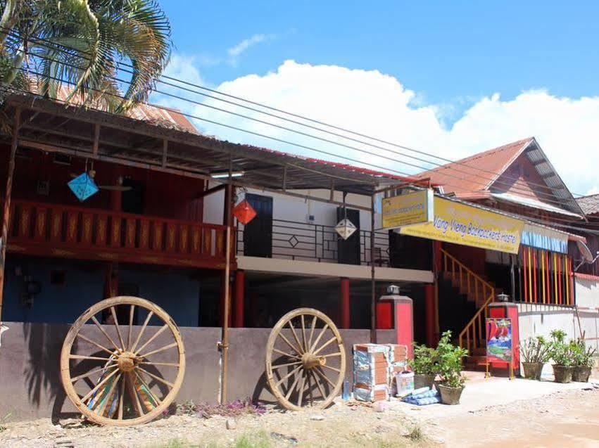 Vang Vieng Backpackers Hostel Dış mekan fotoğraf