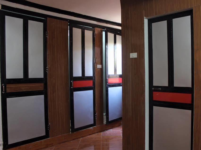Vang Vieng Backpackers Hostel Dış mekan fotoğraf