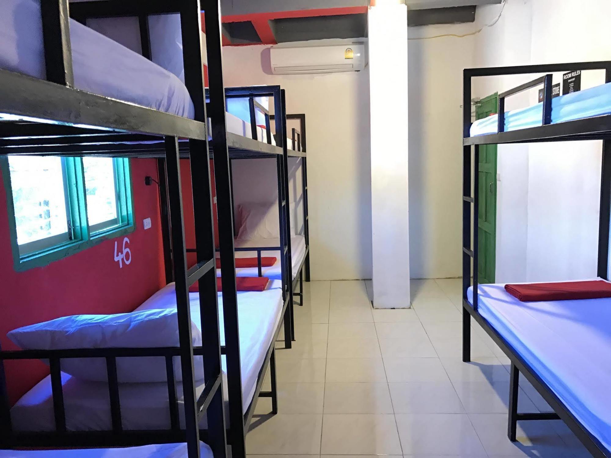 Vang Vieng Backpackers Hostel Dış mekan fotoğraf