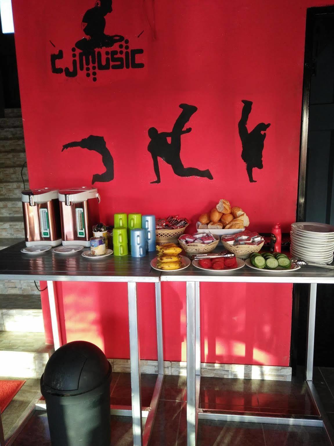 Vang Vieng Backpackers Hostel Dış mekan fotoğraf